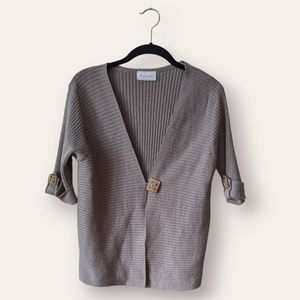 Vintage cardigan with wooden buttons